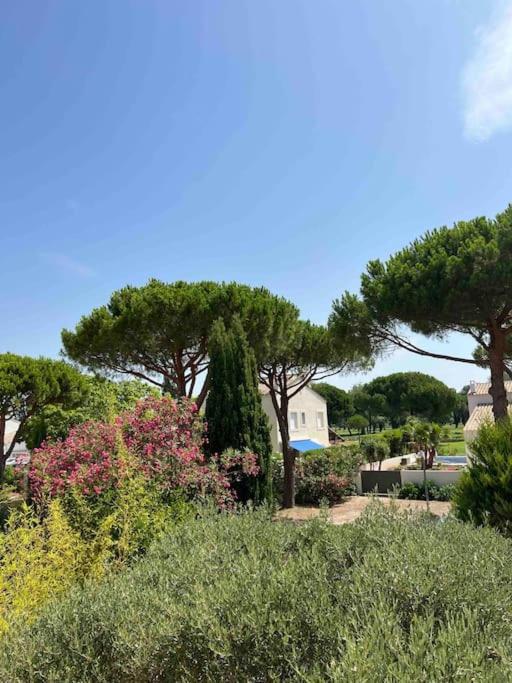 Magnifique Appartement Traversant Avec Vue Sur Le Golf La Grande-Motte Buitenkant foto